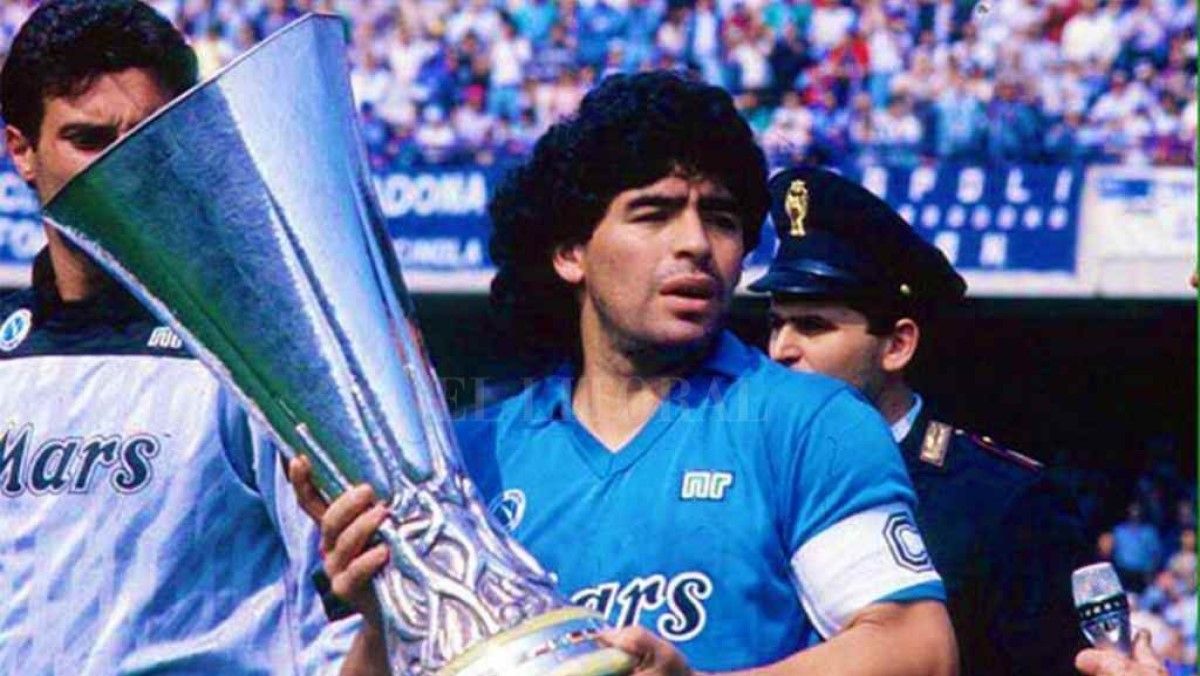 Napoli homenajeó a Maradona en el aniversario de su nacimiento