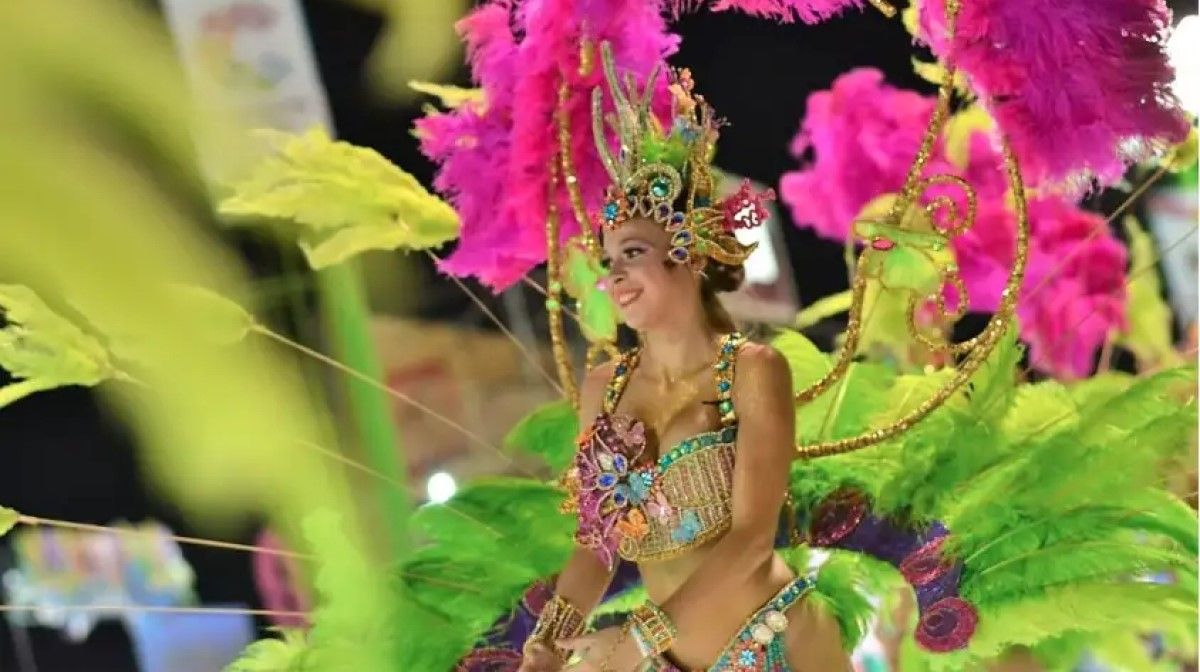 El carnaval de Corrientes inició sus diez noches de fiesta con la participación de nueve comparsas