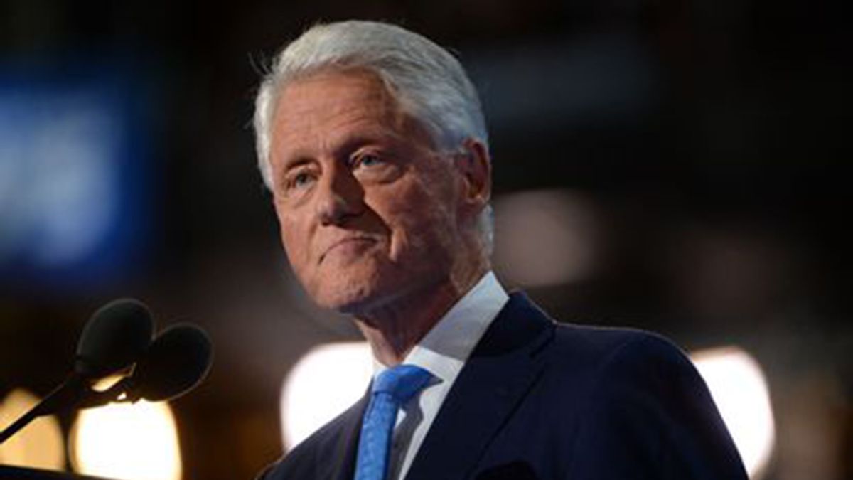Bill Clinton sale de hospital tras internación por infección
