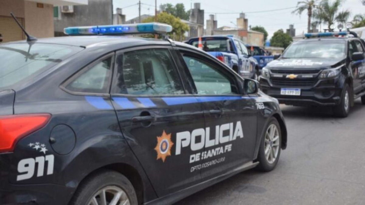 Rosario: cuatro detenidos con armas, droga y dinero