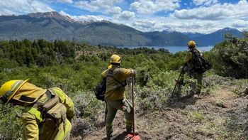 Una nueva delegación de bomberos cordobeses viaja a combatir el fuego en Los Alerces