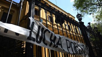 Estudiantes del Mariano Acosta levantaron la toma, pero otros colegios siguen la protesta
