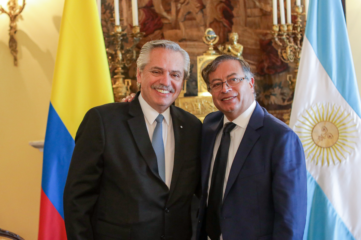 Fernández se reunió con Petro y abogó por una Colombia activa en el camino de integración