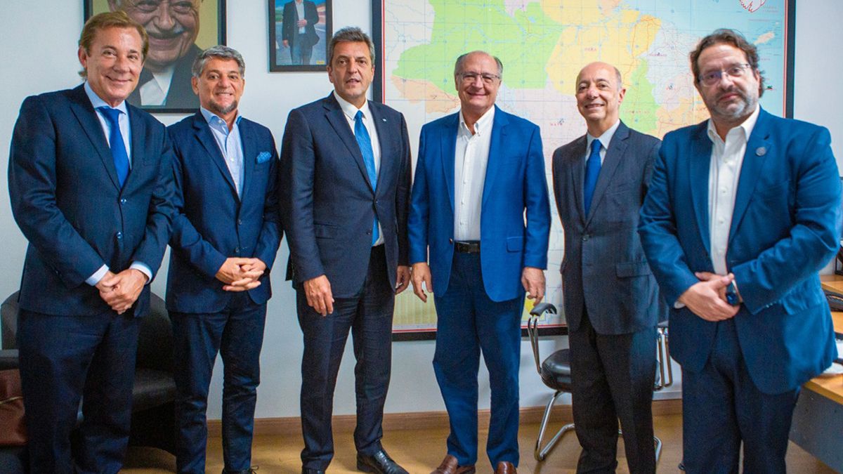Massa viajó a Brasil y se reunió con los hombres fuertes del futuro gabinete económico de Lula