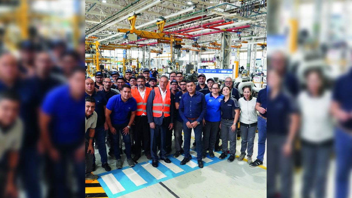 Scioli recorrió plantas de Iveco y Fiat, y destacó el desarrollo productivo de Córdoba